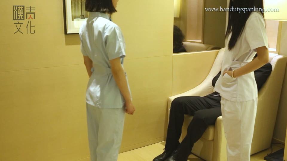 护士的麻烦 美女护士违反院规被处罚，打屁股。暗示患者送礼，体罚或辞职选择了体罚。解压码：sp<br>创作：汉责文化原创作品<br><span style='color:#b0b0b0;'>[隐藏文字，购买后可见]</span>