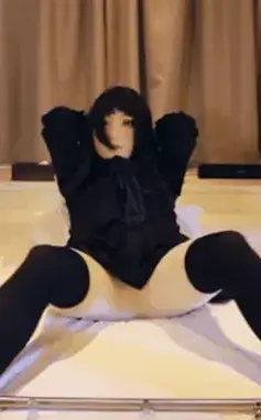 Self Bondage with vibrator セルフ拘束バイブ責め Self Bondage with vibrator - セルフ拘束バイブ責め<br><br>购买地址<span style='color:#b0b0b0;'>[隐藏文字，购买后可见]</span><br><br>生体人形がセルフ拘束して、バイブ責めします。イッた後なかなか拘束が取れず、バイブを止められず地獄でした…。本編ではその様子も取れてるのでぜひ…。#着ぐるみ#JK#costume#zentai#kigurumi#latex#vibrator#osayulove#wallykigu#rubber#corset#yuzuki#セーラー服高校生<br>The living doll self-bondages and is blamed for the vibrator.After the ecstasy, I couldn't get the restraint, and I couldn't stop the vibes, so it was hell ...In the main story, you can see that, so by all means ...<br>分类:Cosplay 亚洲人 已认证素人 恋足 后手缚 独家 第一视角 大字缚 角色扮演 内​置跳​蛋 高清色情片<br>Paid Plan　<br>・２ video [Total 14:18]<br>1video is Another angle<br><br>内容概述：全包紧身衣人偶娃娃将自己束缚拘束放置起来，玩起了内置捆绑魔法蛋，高​潮迭起，停不下来....
