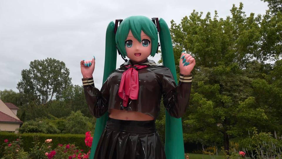 Kigluka Patreon 会员影片 More raw footage of latex school seifuku Mitex 作者：Kigluka<br><br>Someone asked the videos from the last photos posted on tweeter.<br>Sometimes, when remote-chan is tired, I simply use my camrecorder "sony fdr ax100" (bought a loooong time ago) to simply take still images from 4k footage.<br>The quality is nowhere close to my dslr but it's way easier to goof around and hopefully get a few cool still images.<br>Here is the raw footage (with plenty of bird chirping, geese honking (f**k you !), dog barking jungle sound effects )<br><br><span style='color:#b0b0b0;'>[隐藏文字，购买后可见]</span>