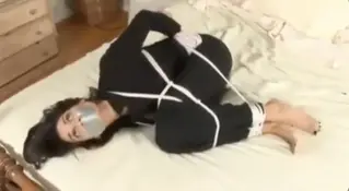 Sadie and Charlie 欧美捆绑，胶带驷马