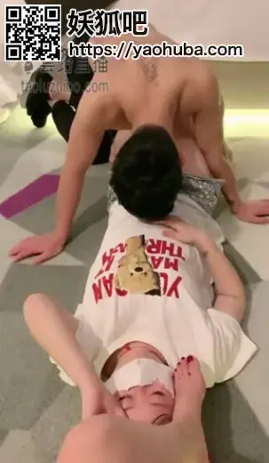 【希希子的情侣m】跪着给亲妈舔脚，磕头 <span style='color:#b0b0b0;'>[隐藏文字，购买后可见]</span><br>【希希子的情侣m】跪着给亲妈舔脚，磕头