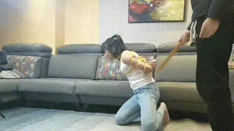 很粗的绳子五花大绑成熟女孩，驷马放置半个小时，解开绳子胳膊在后面不会动了 很粗的绳子五花大绑成熟女孩，驷马放置半个小时，期间女孩调皮又可爱，解开绳子胳膊在后面不会动了。视频解压密码：chuxin  -            -            -<br>一绳所爱绳艺体验店面向全国爱好者开放，本店提供绳艺捆绑模特服务、体验女绳师捆绑服务、体验长时间囚禁服务、场地出租、专业麻绳销售，原创视频套图销售、作品定制等，另外本店招募同好合作伙伴。微信：351552501初心