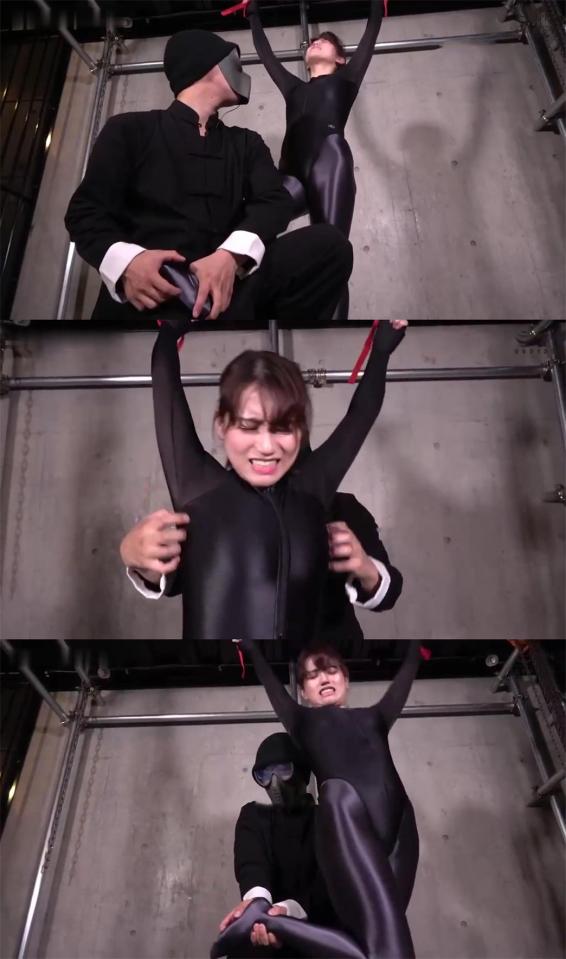 『捕われの女スパイ！吊り拘束くすぐり尋問』志摩ことり 番号<span style='color:#b0b0b0;'>[隐藏文字，购买后可见]</span><br>购买地址<span style='color:#b0b0b0;'>[隐藏文字，购买后可见]</span><br>わかしラボVol.2『捕われの女スパイ！吊り拘束くすぐり尋問』志摩ことり<br>研究員からパスワードを聞き出したKOTORIは、研究の内容が隠されていると思われるPCを見つけるが、<br>怪しい男に気絶させられてしまう。<br>自分が先程行った「くすぐり」での尋問を受け、徐々に弱点や弱いやり方を知られるKOTORI。<br>逃げようと体をよじるも、拘束はそれを許さない…