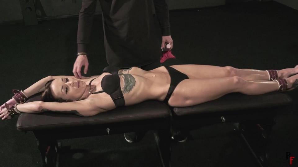 Samara – Upper body tickling and belly-button fetish 购买链接：<span style='color:#b0b0b0;'>[隐藏文字，购买后可见]</span><br>In this video, for the first time, we shoot a new model Samara - she is 35 years old, she has a wonderful slim and sporty body and she is interested in expanding the boundaries of her knowledge in terms of fetishes.<br><br>To be honest, the last time I saw such an ABS as she has, was in an anatomy textbook at school. Samara has a very beautiful flat tummy and navel, and we decided to devote a whole clip to this.