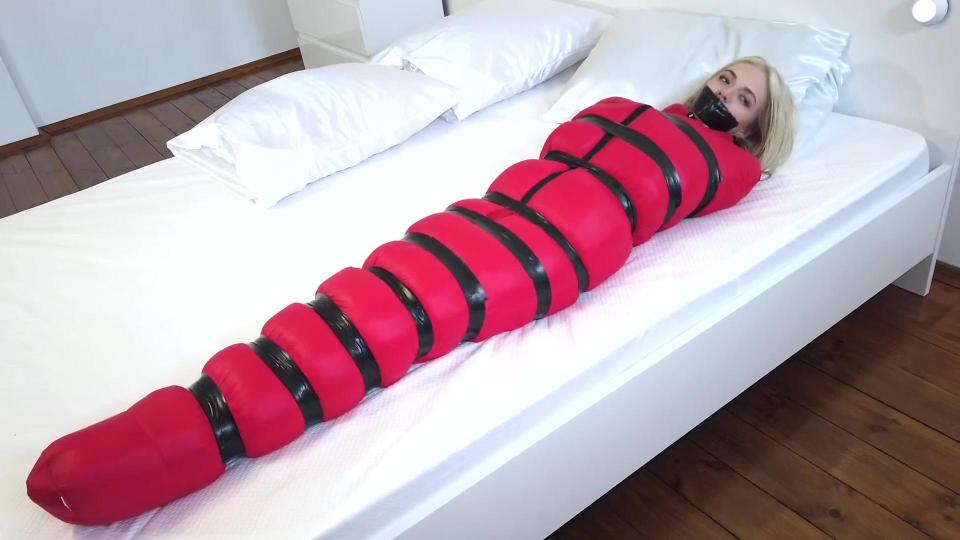 Masha in Red Sack with Black Tapes Perfect video special for sackbondage and mummification lovers! Masha was packed into the red sack, tapebounded and tapegagged! There are 10 rounds of tape on the sack! Masha is lying on the bed and moving like you are fucking her! Live sounds!<span style='color:#b0b0b0;'>[隐藏文字，购买后可见]</span>