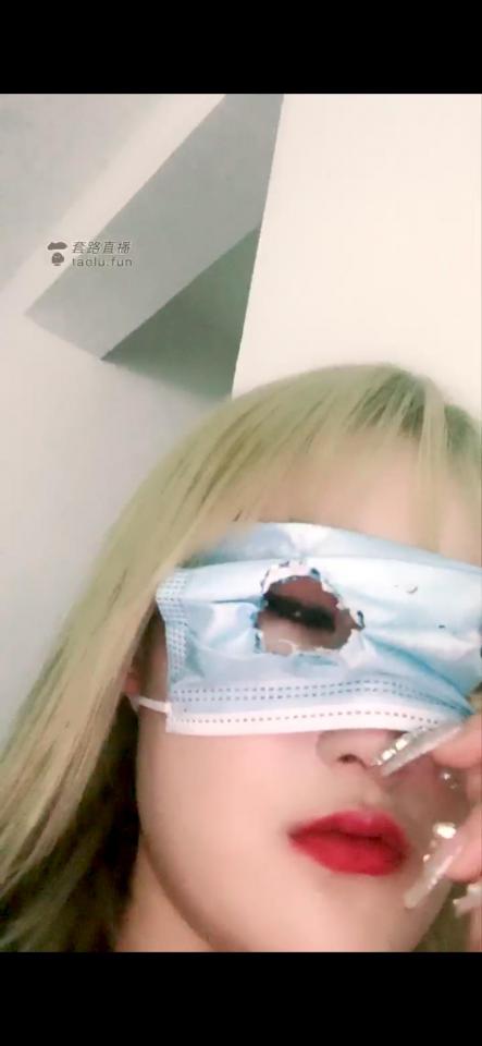  素人家里一堆人集体玩 素人家里一堆人集体玩<br>套路视频<br>购买链接：<span style='color:#b0b0b0;'>[隐藏文字，购买后可见]</span><br>购买截图在下面