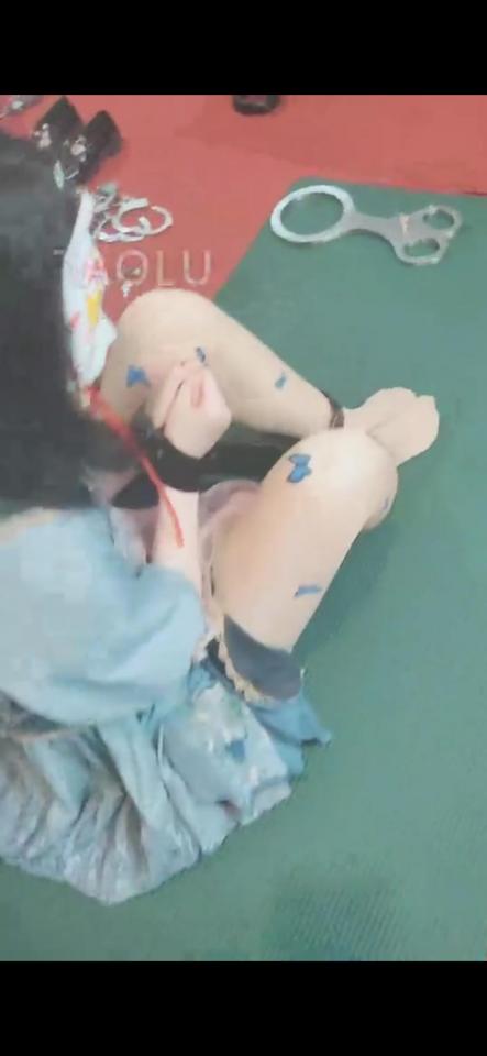  铁枷虐采桑 套路视频<br>束之高阁<br>购买链接：<span style='color:#b0b0b0;'>[隐藏文字，购买后可见]</span><br>购买截图下面