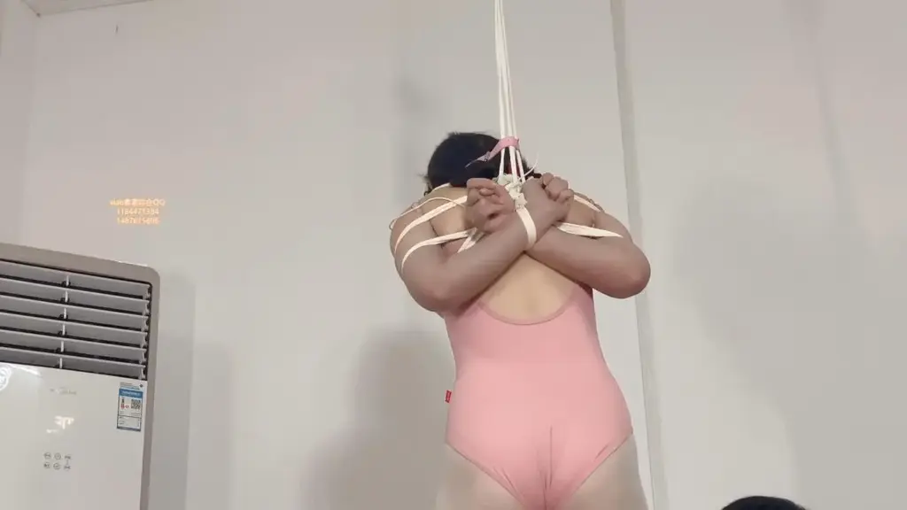 （xiao素素）：订拍转公映a94第一集 体操服jiajia的白丝tj     ru夹。震动         很高的后手  gc 硬口球  连着吊绳<br>                                                 解压密码：  whwdzgwajjxss123                   <br>                            业务范围：专属订拍           一对一视频网调          全国飞现实验           <br>                                 联系方式：主1184471384   副1487615606  3147195239  <br>影片时间：31分钟<br>影片大小：1620m<br>售价：19<br>