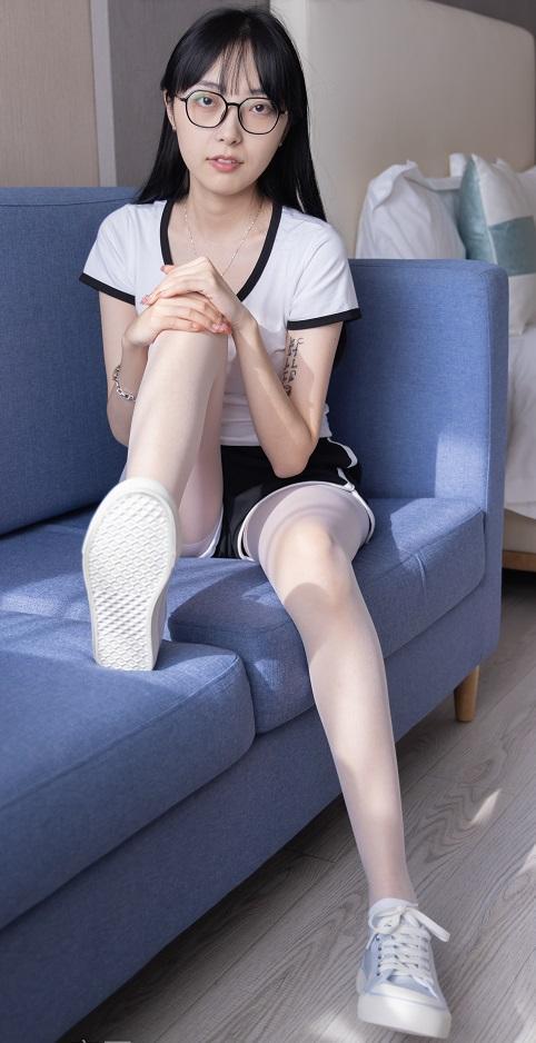 袜啵啵037期：稚予-帆布鞋、短白棉袜、白丝（脚尖加固款）4K 袜啵啵037期：稚予-帆布鞋、短白棉袜、白丝（脚尖加固款）4K<br>主题内容：帆布鞋、短白棉袜、白丝（脚尖加固款）<br>购买地址<span style='color:#b0b0b0;'>[隐藏文字，购买后可见]</span>