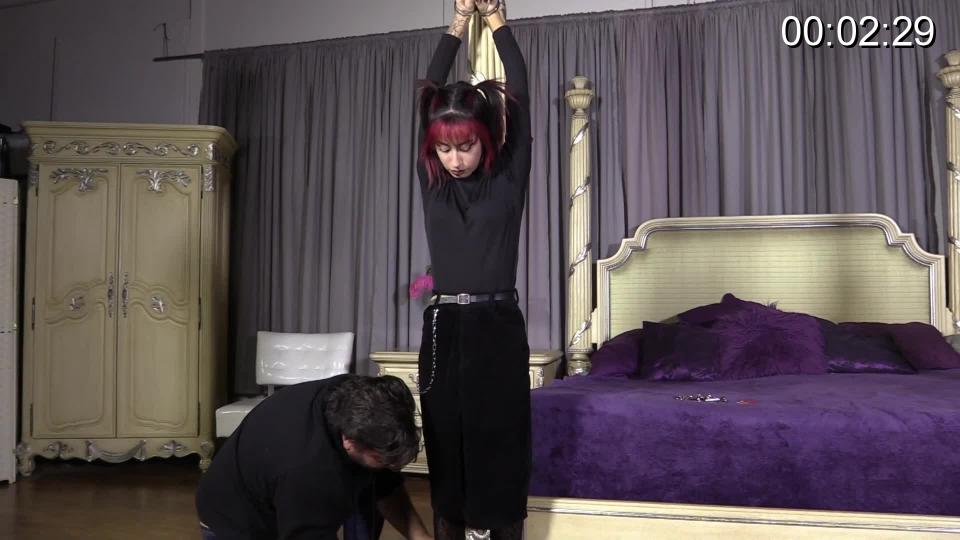 Lilith's creepy shoot part#1 <br>12/17/2021 Lillith <br><br><span style='color:#b0b0b0;'>[隐藏文字，购买后可见]</span>