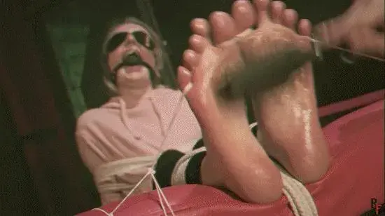 Hard uncompromising feet tickling for Katrina (FULL HD MP4) 购买链接：<span style='color:#b0b0b0;'>[隐藏文字，购买后可见]</span>This time I decided to go back to the good old tickling, without using stocks or other special devices. Only ropes and an armrest of a sofa. I tied Katrina securely, tied her big toes together, and also tied her pinky toes.<br><br>Katrina will experience sensory deprivation combined with tickling. Her mouth is gagged with a ball gag and her eyes are blindfolded.