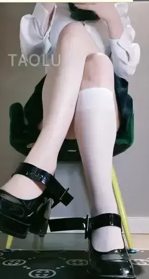 【莉亚S】第一视角-白丝憋气憋j吞j  <span style='color:#b0b0b0;'>[隐藏文字，购买后可见]</span><br>【莉亚S】第一视角-白丝憋气憋j吞j 