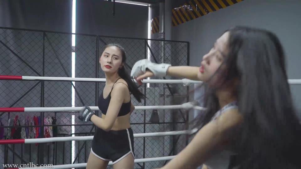 TLBC-FB55-Yezi VS Ting 片名：TLBC-FB55-Yezi VS Ting<br>片源：tlbc网站<br>关键词：tlbc拳社 女拳手 女拳击 打肚子 擂台<br>购买地址：<span style='color:#b0b0b0;'>[隐藏文字，购买后可见]</span>
