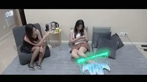 【半岛束艺台】【白鲸】【奎因】YT1375 表姐的恶作剧：人鱼喷雾 台里的神奇道具取之不尽用之不竭，奎因为了捉弄新来的表妹，拿到了她梦寐以求的“人鱼喷雾”，这种喷雾到底有什么效果，还得喷了以后才知道。<br>【解压密码】peninsula2018,修改后缀名mp4，勿在线观看<br><br>【半岛束艺台】不做精品只做生活，用镜头记录真实绳艺，纯净捆绑，健康游戏！为每一个热爱捆绑的朋友展示最纯粹的绳艺，为每一个顾客用心打造属于您的专属作品。<br>本台主页：https://linzijun.app/@BDTV<br>联系方式：QQ2245148409/微信peninsulastudio/推特Twitter@PeninsulaBound<br>业务咨询秒回，闲聊看心情，色情勿扰。<br>
