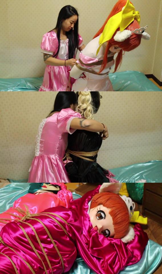 Satin Maid Dominates Kigurumi Princess with Rope Bondage and Breath Control 购买地址<span style='color:#b0b0b0;'>[隐藏文字，购买后可见]</span><br>绸缎女仆的生活可能相当艰难。我不得不把我的沮丧发泄到别人身上。幸运的是，我有两个人，我的同事和清泉公主。我开始用一些轻绳捆绑，然后把它们都放在缎子袋子里，用更多的绳子把它们捆起来。我担心他们会感到孤独，所以我一定要把他们绑在一起。他们认为这就是我为他们准备的一切的终结，但他们大错特错了。我仍然需要给他们头上套上配套的塑料袋，这样他们就不能一起呼吸了。既然他们都很好，很安全，我就抓住了这个绝佳的机会去便利店快速购物。我相信他们会没事的。