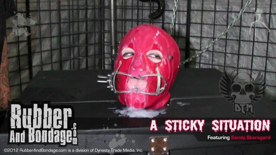 A STICKY SITUATION - MP4 简介：<br>棘手的情况--MP4 <br><br>我真的不知道该对这次更新说些什么。我想每个人都需要习惯在这个网站上经常看到Sandy Skarsgard。在我们发展的早期，我们对她进行了相当多的工作，因为她几乎什么都会尝试，但她却不爱捆绑。被羞辱和做事情不是她的个性；如果你遇到她，你会很快看到这一点。我想这是这项工作的另一个部分，它使工作变得有趣和好玩，另一个细微的差别。不同的女孩有不同的理由来这里与我们一起工作。反过来，这使我们有机会与她们一起经历不同的事情。桑迪好斗，具有攻击性，所以她在任何类型的子空间中都是一个真正的挑战。反过来，痛苦也会让她生气。在这次更新中，我们选择用一点模拟[X_X]浴来羞辱她。这是一个相当诡异的场景。一个非常好的密友给我们送来了这个定制的[X_X]盒，我们把它用得很好。它是一个独立的捆绑工具，可以说是把人的头和身体分开了--显然不是字面上的意思！它把人的头锁在上面。它把人的头锁在外面，身体锁在里面。这个盒子把一个人变成了一个只有头部的（双关语）性工具。桑迪第一次使用它，所以现在你终于可以享受它的成果了。像这样的时刻实在是太珍贵了。看到桑迪-斯卡斯加德穿着红色的橡胶精品帽和Latexa礼服，也不失为一个好办法。10分钟的视频1280 x 720 MP4<br><br>Description:<br>A STICKY SITUATION - MP4 <br><br>I am not really sure what to say about this update. I guess everyone will need to get used to seeing Sandy Skarsgard quite often on this web site. In the early days of our development we worked on and with her quite a bit because she will try just about anything yet she is not in love with bondage. Being humiliated and to do things is not in her personality; you will quickly see this if you ever meet her. I guess that is another part of the job that makes it interesting and fun, another nuance. Different girls have different reasons for being here working with us. In turn, that gives us the opportunity to experience different things along with them. Sandy is feisty and aggressive so she can be a real challenge to put into any type of sub space. In turn, pain pisses her off. In this update we chose to humiliate her with a little bit of a simulated cum bath. It is a rather bizarre scenario. A very good and close friend sent us this custom blow job box and we put it to good use. It is a self-contained bondage tool that separates the head from the body so to speak - not literally, obviously! It locks the persons head on the outside with the body locked in the inside. This box turns a person into a head only (pun intended) sex device. Sandy had the first run at it so now you can finally enjoy the results. Moments like these are just so precious. Seeing Sandy Skarsgard in a red Rubber's Finest Hood and Latexa dress was not so bad either. 10 Minutes of Video 1280 x 720 MP4<br><br><br>