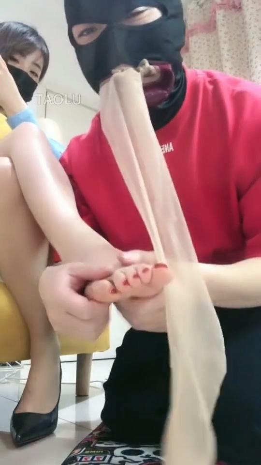 【琳达S】全方位诱惑私奴！榨榨榨 【琳达S】全方位诱惑私奴！榨榨榨<br>原创者:套路直播<br>购买地址<span style='color:#b0b0b0;'>[隐藏文字，购买后可见]</span>