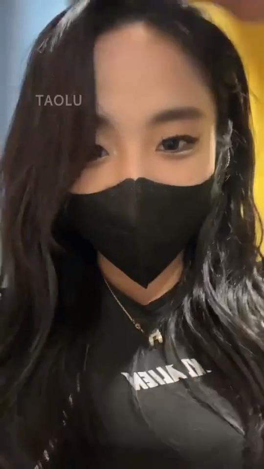 【不知名美女】木乃伊，舔脚钻胯室息脚喂食，白靴白棉袜 【不知名美女】木乃伊，舔脚钻胯室息脚喂食，白靴白棉袜<br>原创者:套路直播<br>购买地址<span style='color:#b0b0b0;'>[隐藏文字，购买后可见]</span>