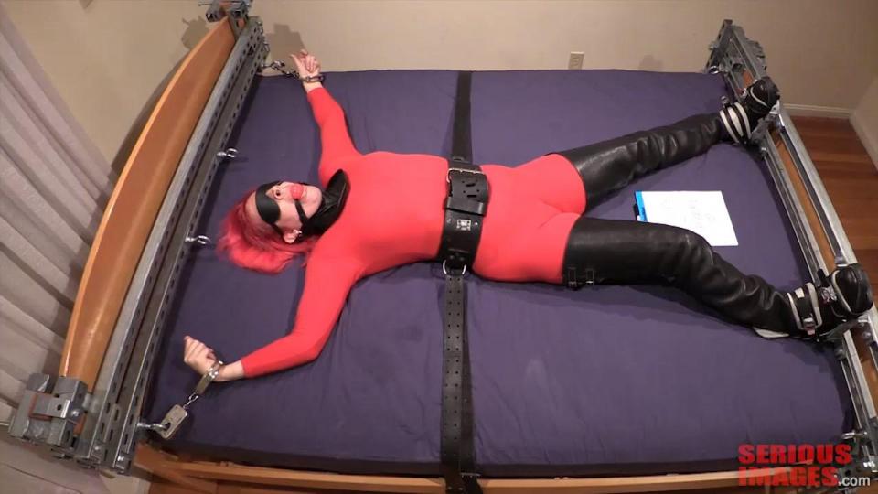 Yours 4 Ever 這是一個以我們的實習生“petgirl_kako”（onFetLife）為主角的性感視頻。 Petgirl 給她的情人寫了一張便條，她的情人隨時都可以回家，然後把自己鎖在展開的鷹的束縛中，作為一份特別的驚喜禮物。 這是許多束縛者夢寐以求的共同幻想。 我們不鼓勵在這個網站上自我束縛，因為危險太大了。 我們僅出於娛樂目的提供此視頻，而不是作為自我束縛的指南。 因此，請享受這段視頻，以及當 Petgirl 係好帶子並點擊鎖以確保她無助時您所感受到的興奮。 在現實生活中，自我束縛是一種極其危險的活動。 如果您玩自我束縛，風險自負。<br><span style='color:#b0b0b0;'>[隐藏文字，购买后可见]</span>