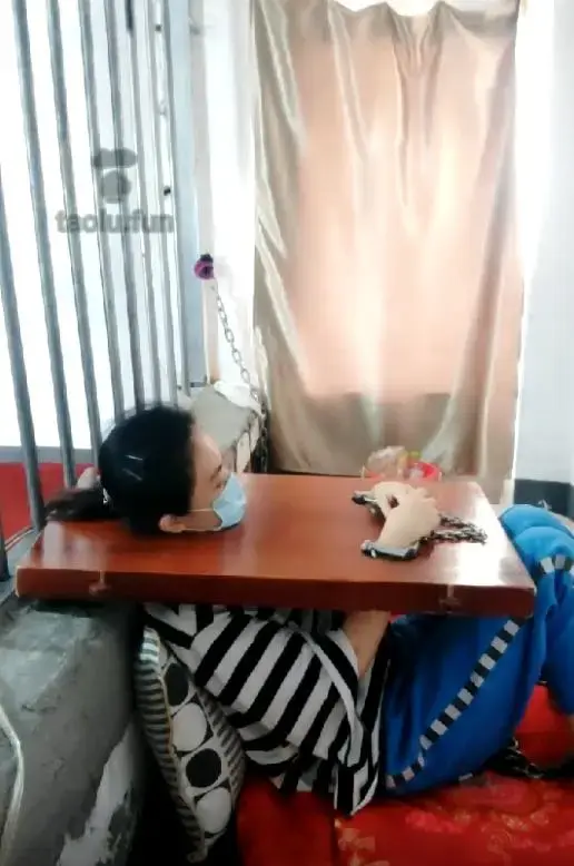 套路-视频【谁陪采桑坐牢？】 套路-视频<br>高之束阁<br>谁陪采桑坐牢<br><span style='color:#b0b0b0;'>[隐藏文字，购买后可见]</span>