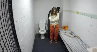 女监狱系列10 rachaelleatherjacket美女监狱镣铐生活