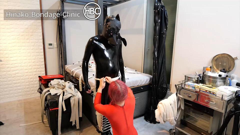 Rubber Doggy Sub Gets Tied in Canvas Straitjacket in Upright Position 介绍：<br>橡皮狗子被捆绑在帆布紧身衣中的直立姿势<br> <br><br>日奈子一开始就把振动器塞进她的狗仔队的屁股里。这是一个好的开始。然后她给他穿上帆布紧身衣，用皮带把他绑在柱子上，非常紧，以限制尽可能多的活动。然后，她打开振动器，并开始用日立公司的产品在他的[X_X]上做文章。（男m）<br><br><br>Description:<br>Rubber Doggy Sub Gets Tied in Canvas Straitjacket in Upright Position<br> <br><br>Hinako starts by shoving a vibrator in her doggy sub’s ass. Off to a great start. Then she puts him in a canvas straitjacket and ties him against a pillar with belts, very tightly as to restrict as much movement as possible. She then turns the vibrator on and begins going to town on his dick with a Hitachi.<br><br><br><br><span style='color:#b0b0b0;'>[隐藏文字，购买后可见]</span>