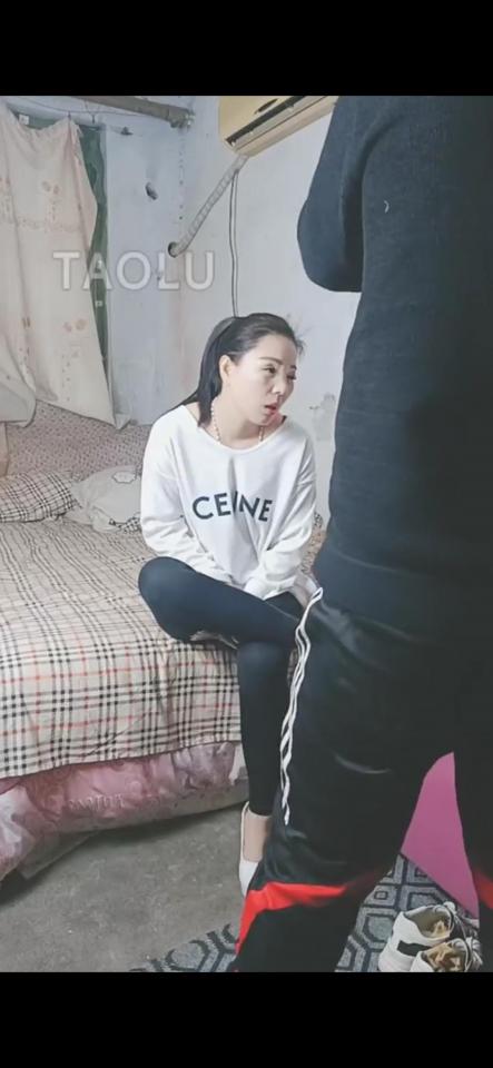 开始调教美女 套路视频<br>邯郸玩的多<br>购买链接：<span style='color:#b0b0b0;'>[隐藏文字，购买后可见]</span>购买截图下面