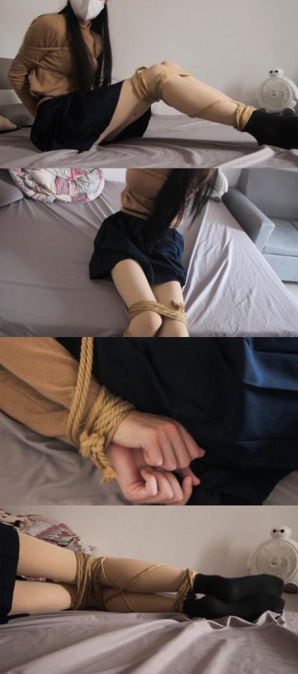 【日常叶子】明明快挣脱了居然反悔绑得更紧了…… 这次是正经想试下被绑逃脱，中间明明都解开手腕上的绳子，再过一会就能逃脱成功了的，结果小姐姐居然突然反悔又把我更紧地绑了起来，这次手腕的地方根本没有绳结了，绳结被绕到了身体前面……难道本来就这么打算的吗……后来根本就自己解开不了啊QAQ<br>ps：以后的视频也都会是设置得比较低价的喔，还是希望大家没什么负担地观看视频，果想要更多支持叶子可以加入赞助计划或者赞助服装呢~