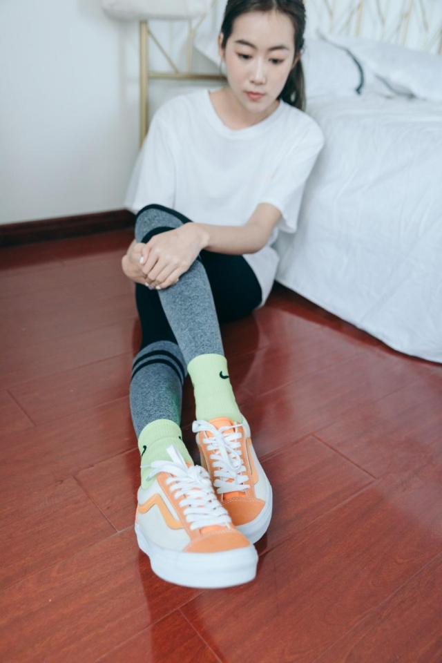 物恋传媒797期：小鹿-春日栀子（vans、棉袜、裸足） 物恋传媒797期：小鹿-春日栀子（vans、棉袜、裸足）<br>原创作者：物恋传媒<br>购买链接：<span style='color:#b0b0b0;'>[隐藏文字，购买后可见]</span>