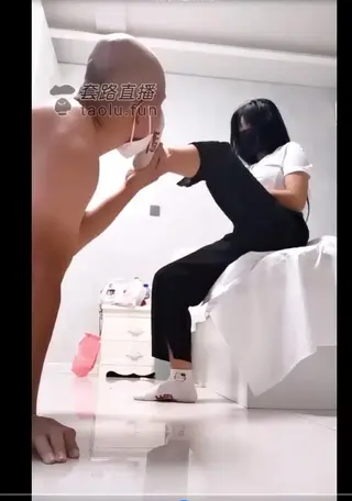 精神小妹  小美女调老狗 精神小妹  小美女调老狗<br>金币片分享给大家，希望大家喜欢
