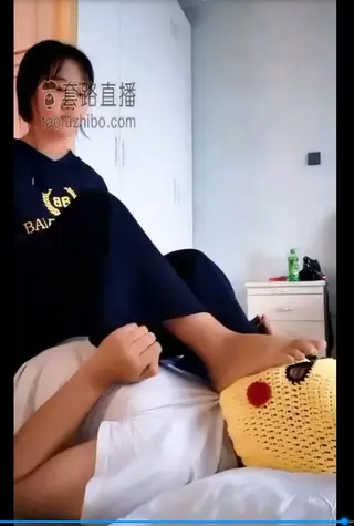精神小妹 素人调狗狗 精神小妹 素人调狗狗<br>金币片分享给大家，希望大家喜欢