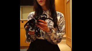 はじめての開口マスク　絶対に口を閉じられない強制イラマチオ　みや26歳 FC2自购超清视频，以开口器 拘束为主要风格的一个系列作品。<br>该系列不和谐部分较多，所以能分享的部分不多，就简单处理下放金币区了。<br>购买链接：https://adult.contents.fc2.com/article/2435427/<br>バレエ・ピアノ・英会話など様々な多彩な経験をお持ちで、まさに才女と表現したく、また可憐な見た目のみやさん（26歳）を、アームバインダーや麻縄で身動きを取れなくし、開口マスクを着けて好き勝手にイラマチオする動画です。嗚咽しながらも、無慈悲に喉奥まで[X_X]を差し込まれる姿は嗜虐心をくすぐられます。壁際まで追いやられて、逃げたくとも逃げられない状態での緊縛イラマチオや、ギチギチと音を立てる全身ボンデージと開口マスクによるイラマチオなど、ハードな内容に仕上がっております。ぜひ、お楽しみください。