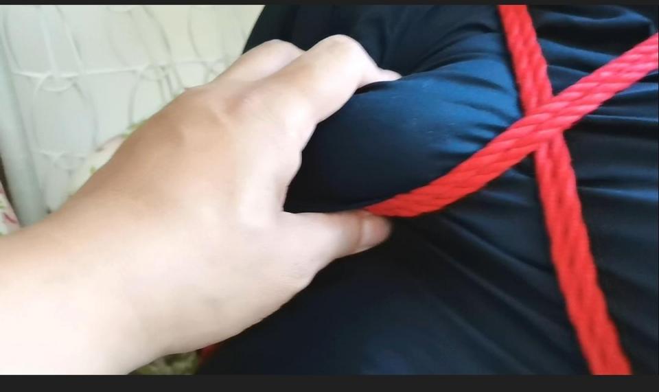 小母同学开腿縛，质感的生活装，忍不住抓抓胸部，哈哈 性感的小母同学热情来袭了，质感的生活装，让江山忍不住抓胸感受一下！！<br>定拍，3516763647