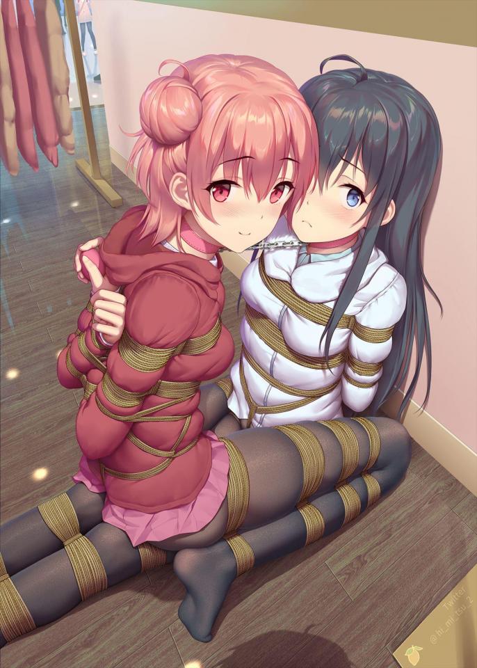 玩家原创《女总裁自缚被实习生发现》有声小说第三、四章，都市，自缚，百合，调教，女总裁 玩家原创，有声小说。<br><br>小说简介：<br>（都市，自缚，百合，调教，女总裁）<br>秦芯璐，28岁，女，倾国倾城，身价百亿。<br>她创办“新路集团”，享誉无数，堪称一代传奇。<br>但是，她却有一个不为人知的爱好。<br>她喜欢自缚！<br>今天晚上，她给所有员工放了假，33层的新路大厦里，只有她一个人。<br>她把自己严密捆绑起来，穿上风衣伪装好，钥匙放在家里，然后兴奋的开始了自缚之旅！<br>没想到，刚下楼居然碰到了公司今天新招的21岁的女实习生！<br>“漂亮前辈，都是打工人，今天公司只有咱俩在加班，去我家坐会吧”<br>她没收到放假的消息么？怎么办？冷静、冷静。<br>啊啊，别拉我！我手被绑着呢啊！要被发现了！<br><br>第三章，羞耻的踮脚提臀抬腿，主动用下面按压桌角。<br>第四章，自缚被小玩具欺负到糕潮，和无法关闭的跳单<br><br>接有声小说定制，加q<br>若是想看文字版的这个小说，可以在小说区搜索，玩家自缚。<br>图片都是p站ひみつ的。可以加q。<br>