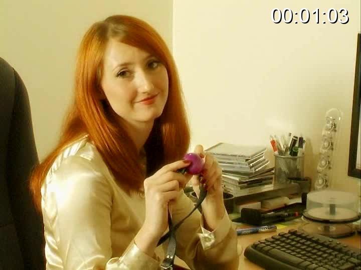 Kendra James - Accountant It is our new accountant's first day on the job. I don't think she is too impressed with my purchases of bondage gear: she seems to think that buying thirty ballgags in one go is a bit excessive! Maybe I can demonstrate just how useful some of it is... International bondage star Kendra James gets ballgagged, bound with metal, and tormented while wearing a hot secretarial outfit.<br><br><span style='color:#b0b0b0;'>[隐藏文字，购买后可见]</span>