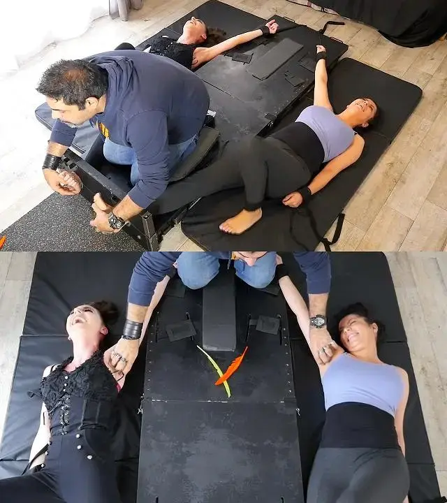 MEGARAH &amp; SARAHNI LOSE CONTROL TOGETHER IN THE STOCKS MEGARAH & SARAHNI LOSE CONTROL TOGETHER IN THE STOCKS<br>购买地址<span style='color:#b0b0b0;'>[隐藏文字，购买后可见]</span><br>Megarah and Sarahni are horribly ticklish everywhere and the tickler asked them for more fun with their helpless bodies.<br>This is a great situation to tickle the girls's most sensitive spots without mercy.<br>Both girls lose control at the same time without any way to stop or escape the tickling punishment on their bare feet, underarms, neck, hips and sides.<br>This is a fantastic and explosive session of hysterical ticklish laughters with 2 girls who really can't stand what they have to endure during 25 long minutes.<br>If you love deathly ticklish beauties pushed to their limits this session is for you.<br>This is one of the best tickling video we ever made with two girls tickled together due to their fantastic reactions and their common hysteria.