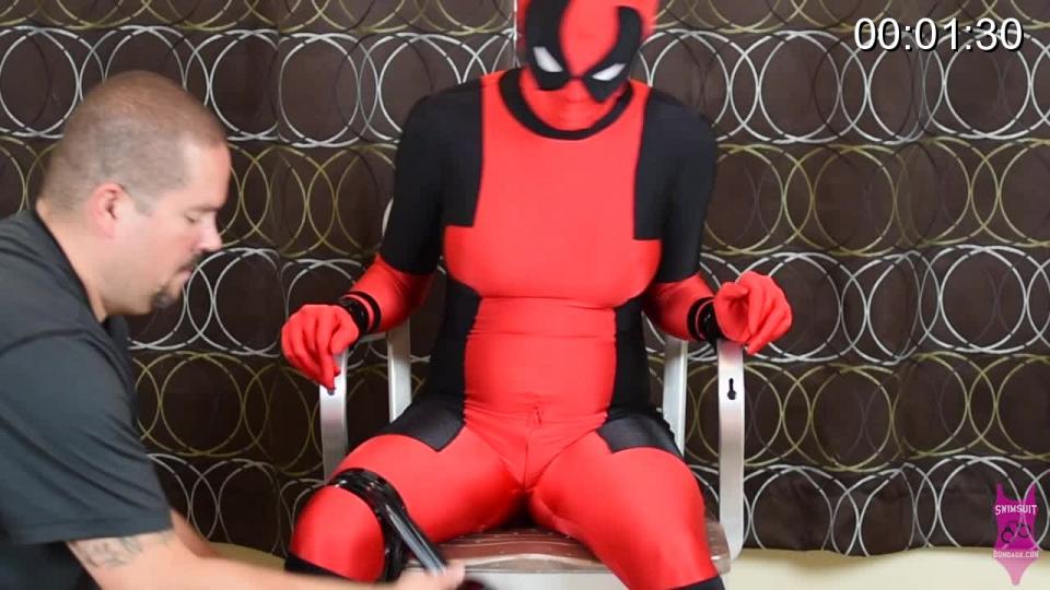 267 Bella Ink Deadpool Bella just went to see the movie in the theater dressed in cosplay. before she knows it she is gagged with a nice tight tape gag before her mask is pulled back over her head and she is taped down to a metal chair. She struggles in her tight shiny spandex outfit against her bondage but the tape is too strong and she cant escape. Eventually he returns and attaches a Hitachi vibrator to the chair and it is pushing right against her pussy giving her a bondage orgasm she is powerless to stop.<br><br><span style='color:#b0b0b0;'>[隐藏文字，购买后可见]</span>