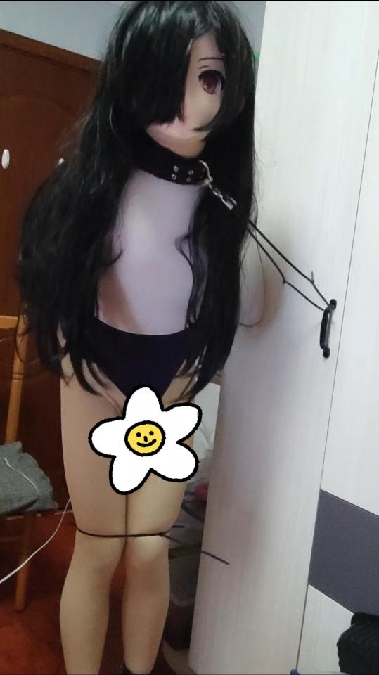 kigurumi体操服死库水g塞+震动放置 内含体操服死库水g塞 震动放置罚站<br>娃娃先是被强迫自己塞入了一个巨大的g塞，然后被拘束起来，前面塞上仙女棒和td罚站<br>在前后夹击下娃娃很快就gc了，但等待着他的是更多的拘束tj<br>（我还是好肥呜呜呜<br>百度网盘二次压缩第一次解压后压缩包里面的文件后缀改成rar第二次改成mp4