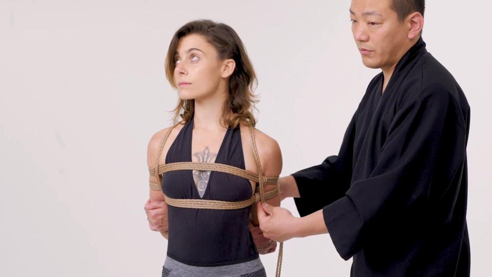 КINОКО'S ТКЗ In this course Kinoko teaches his Takate Kote with a 'Tasuki' third-rope pattern, aka "Kinoko's TK3" with his model Gorgone. <br><br><br><br>This TK is designed for safety, general comfort and sustainability in suspensions and dynamic transitions. Kinoko insists on teaching his classic TK as precisely and thoroughly as he would in a live class, explaining in great detail the reasoning behind each step of his orginial pattern. <br><br><br><br>In the 'Suspension Line' video Kinoko explains how to create an anchor point from the back of his TK3 and demonstrates a simple face-down suspension. You can also create an anchor point using a 'Y hanger' (see Suspension Line Series | 'Y' Hanger) on the side of this TK for side-suspensions. <br><br><br><br>The demo video is a fast-forwarded version of the same tie without talking. It is useful to overview the harness before studying the tutorial or to refresh your memory after you have watched the tutorial with full explanations.<br><br><span style='color:#b0b0b0;'>[隐藏文字，购买后可见]</span>