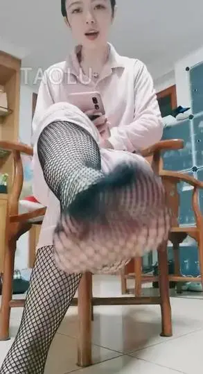【靈教官】第一视角-网袜红绿灯 <span style='color:#b0b0b0;'>[隐藏文字，购买后可见]</span><br>【靈教官】第一视角-网袜红绿灯