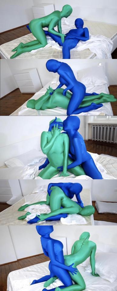 [W’sH]——女同(双女)——zentai——双色zentai女孩间的激情贴贴+超多姿势 两个恋物女同身穿不同颜色的zentai，相约来一场zentai抚摸游戏……<br>两个人在丝滑的织物包裹中，慢慢地产生了一种奇妙的块感，于是两个女孩开始了炸裂的女女zentai互摸赛高……<br>身着紧致丝滑的zentai，怀里是同样香香软软的女孩。<br>两个人用各种姿势抚摸对方，隔着zentai揉搓着对方的比比，互相满足着对方灵魂深处的恋物欲望......<br>最终两个妹妹忘情的开始了他们的淫荡游戏，各种抠，各种摸，香汗浸湿了zentai……<br>zentai的裆部，也慢慢湿了起来……<br><br><br><br>注：<br>W'sH 工作室<br>专注于zentai、紧身衣、spandex、丝滑光泽衣物、乳胶、睡袋、捆绑、锁链……等一系列恋物拍摄。<br>清一色欧美模特，高颜值，好身材。<br>单女、女女、三女应有尽有，各种玩法层出不穷。<br>拍摄手法极具艺术性，作品极具收藏价值。<br><br>注：<br>已取得W'sH工作室的代发授权，并已提交给管理员。<br><br>注：<br>价格我已协调W'sH，给中国的粉丝们争取了能够接受的价格。<br>若是还觉得贵，请自行参考C4S上的价格。<br><br>注：<br>很抱歉，不支持定拍。<br>可私信提出建议，我会帮助转达。