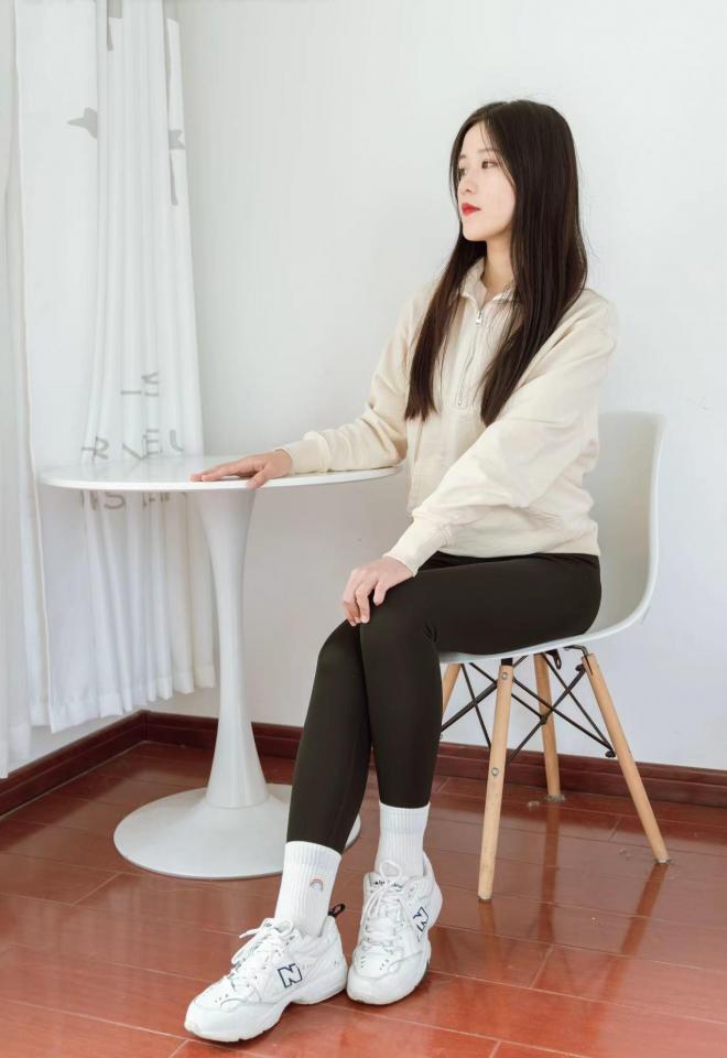 物恋传媒1007期：琴子-运动鞋、白棉袜、裸足 物恋传媒1007期：琴子-运动鞋、白棉袜、裸足<br>原创作者：物恋传媒<br>购买链接：<span style='color:#b0b0b0;'>[隐藏文字，购买后可见]</span>