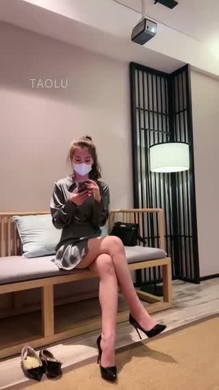 【禾未S】tj才扇揍 【禾未S】tj才扇揍 暴虐贱狗酒，耳光，提档，鞭打，按摩服待，骑马，羞辱虐待，连续耳光<br>原创作者：套路直播<br>购买链接：<span style='color:#b0b0b0;'>[隐藏文字，购买后可见]</span>