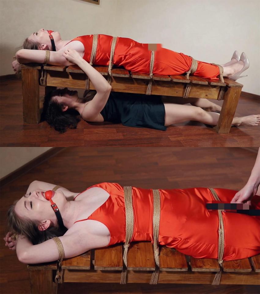 Alice in silk dress tickled hard during orgasm 购买地址<span style='color:#b0b0b0;'>[隐藏文字，购买后可见]</span><br>Alice is wearing red long silk dress. She is tied to the wooden bench. Her armpits are exposed to the tickling. Yuno wears short silk dress and tickles her sides, ribs and armpits without any mercy. Vibration toy is tied to Alice crotch too and makes her moves so sexy and cum hard.