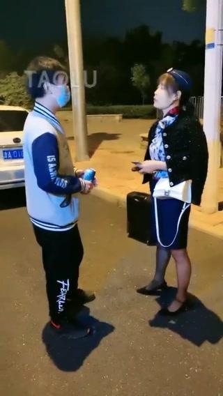 【语晴S】前男友蹲点等待下班，发生了什么？悔！！！ 【语晴S】户外，前男友蹲点等待下班，发生了什么？悔！！！<br>原创作者：套路直播<br>购买链接：<span style='color:#b0b0b0;'>[隐藏文字，购买后可见]</span>