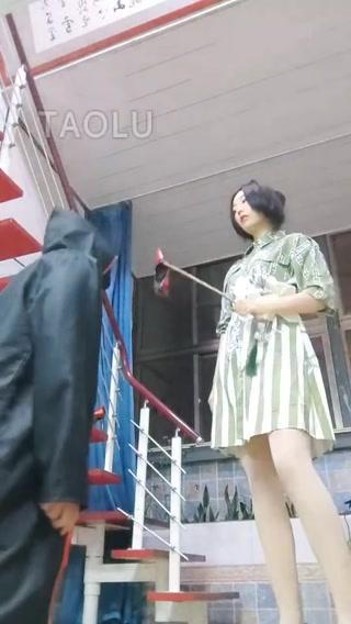 【沉鱼圣上】TJ：渴望高跟鞋的贱货 【沉鱼圣上】TJ：渴望高跟鞋的贱货 做牛做马求得高跟鞋<br>原创作者：套路直播<br>购买链接：<span style='color:#b0b0b0;'>[隐藏文字，购买后可见]</span>