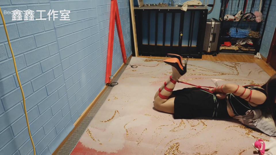 小肉肉直播驷马夹舌头挣扎 小肉肉直播驷马蒙眼夹舌头挣扎然后堵嘴