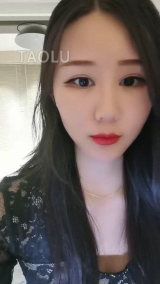 【药神S】第一视角-【恋足者入】裸足一字带凉鞋第一视角  【药神S】第一视角-【恋足者入】裸足一字带凉鞋第一视角 <br>原创者：套路直播<br>购买地址<span style='color:#b0b0b0;'>[隐藏文字，购买后可见]</span>