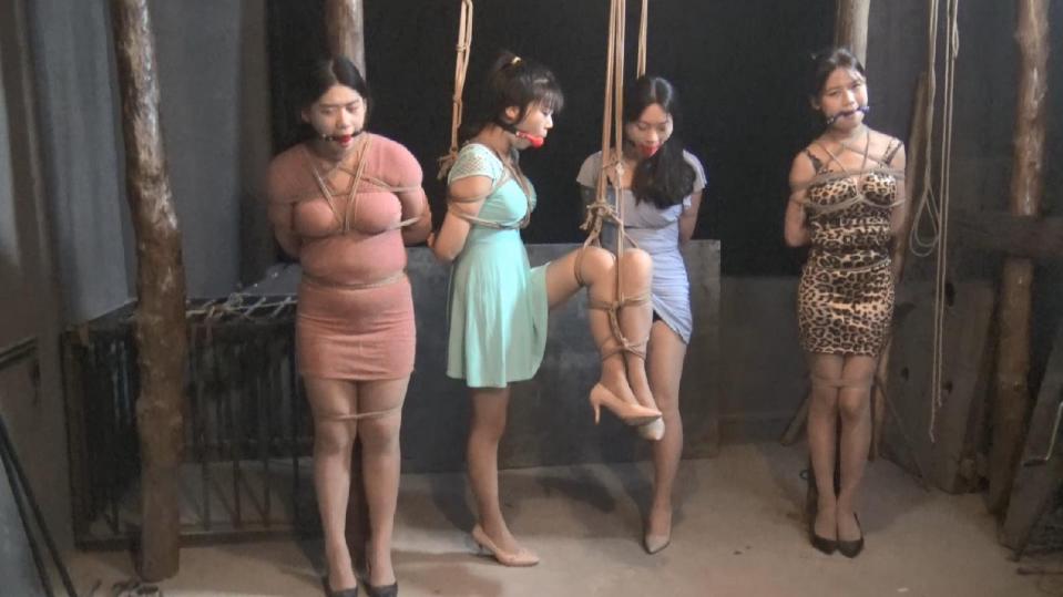  胜景山庄定拍《失败的营救》完整版 千金小姐和闺蜜被人贩组织绑架，女侦探受雇前去营救，女侦探抓住了人贩老大逼问出了她们的下落，不料碰上小弟反水，四女一起被绑了起来。因文件大小限制，未上传视频，请通过百度王牌下载。解压密码：qlzz解压两次