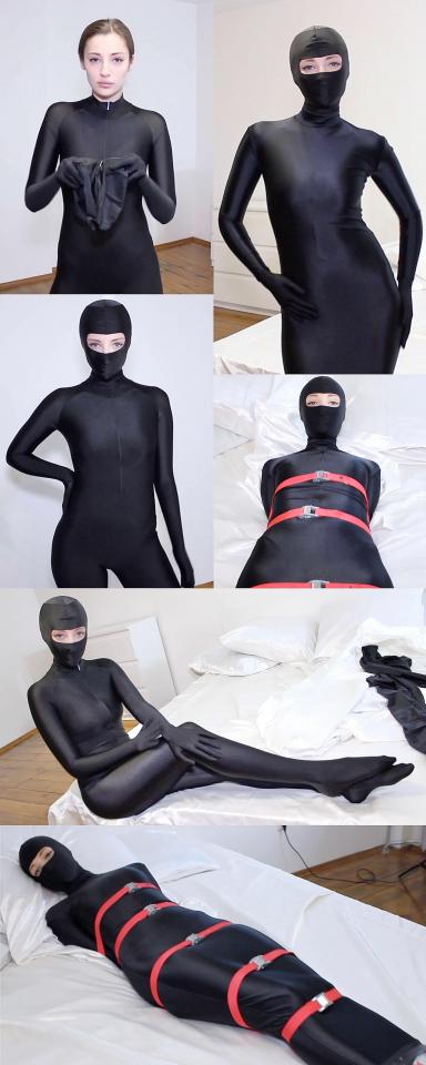 [W’sH]——Natasha女神——忍者zentai——黑色紧身长裙+红色拘束带捆绑 娜塔莎身穿黑色zentai，扎好辫子，带上了忍者头套。<br>然后坐在床上抚摸着自己被光泽zentai包裹住的曼妙躯体，是那样的丝滑紧致。<br>紧接着她又拿出了一条黑色紧身光泽长裙慢慢的穿上！<br>结果因为裙子太长太紧，导致行动不便，被坏人用红色拘束带绑了个结结实实丢到了床上。<br>这下可好，娜塔莎像一只待宰的羔羊，瞪着大眼睛，开始了挣扎……<br><br><br><br><br><br>注：<br>头像下面点点关注，可及时接收“wrapa’s house”新发布原创片的站内提醒，永远不迷路。<br><br>注：<br>W’sH 工作室<br>专注于zentai、紧身衣、spandex、丝滑光泽衣物、乳胶、睡袋、捆绑、锁链……等一系列恋物拍摄。<br>清一色欧美模特，高颜值，好身材。<br>单女、女女、三女应有尽有，各种玩法层出不穷。<br>拍摄手法极具艺术性，作品极具收藏价值。<br><br>注：<br>已取得W’sH工作室的代发授权，并已提交给管理员。<br><br>注：<br>价格我已协调W’sH，给中国的粉丝们争取了能够接受的价格。<br>若是还觉得贵，请自行参考C4S上的价格。<br><br>注：<br>不接受定拍。<br>可私信提出建议，我会帮助转达。